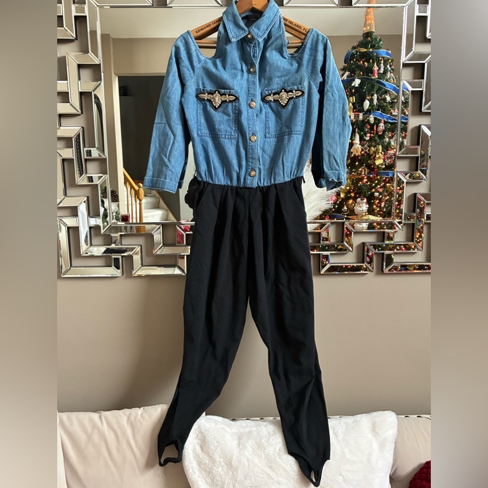 RARE FIND!  VINTAGE 90’s Denim Stirup Pant  pant Jumpsuit! Sz 6!  So so CUTE! 👖👖